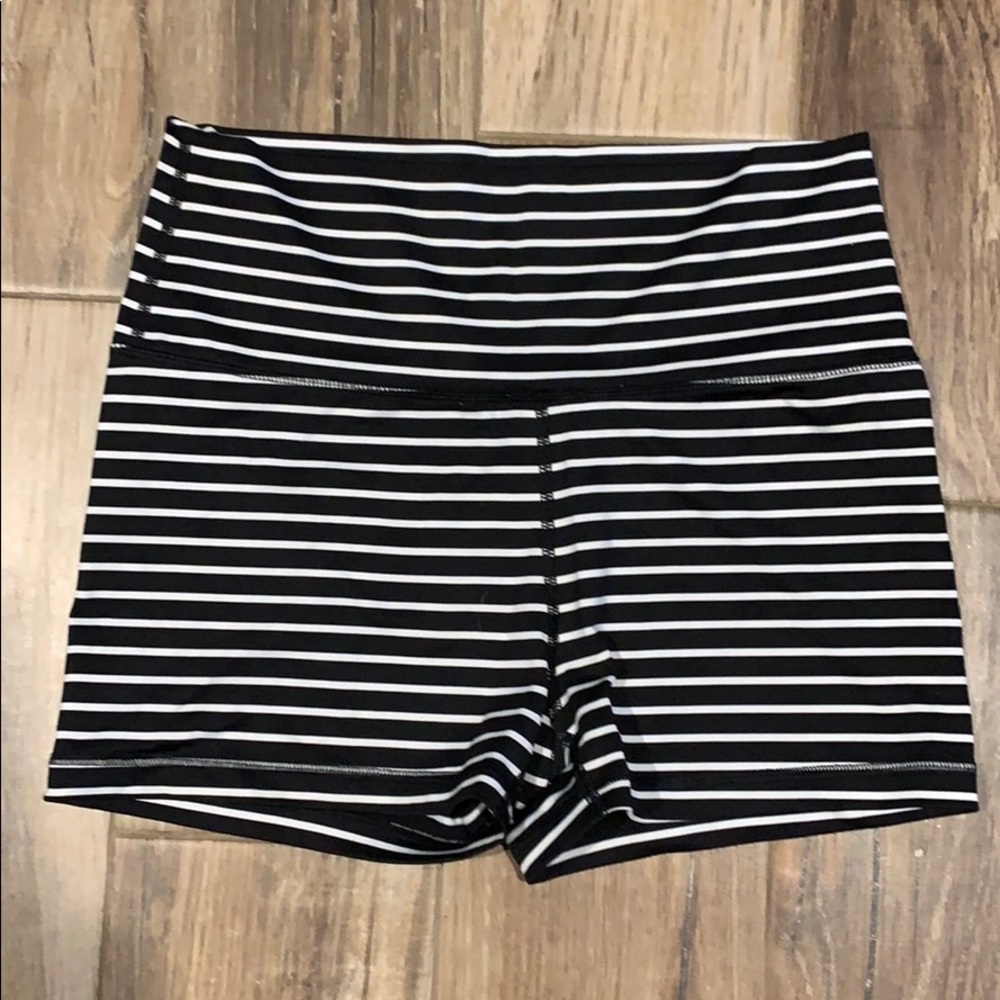 Scorpion Sol shorts size small